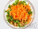 Рецепта Здравословна салата с варен булгур, настъргани моркови и нахут от консерва